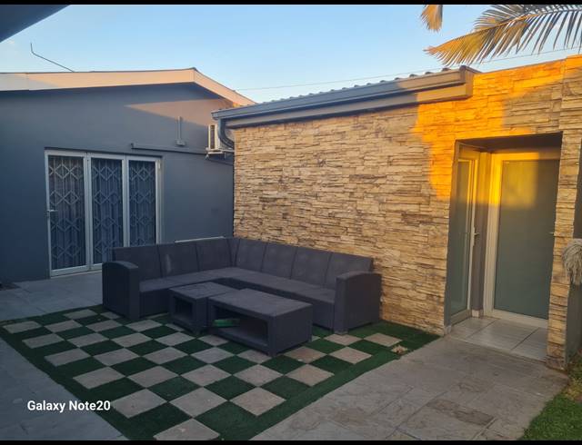 4 BEDROOM HOUSE FOR SALE IN ZINNIAVILLE